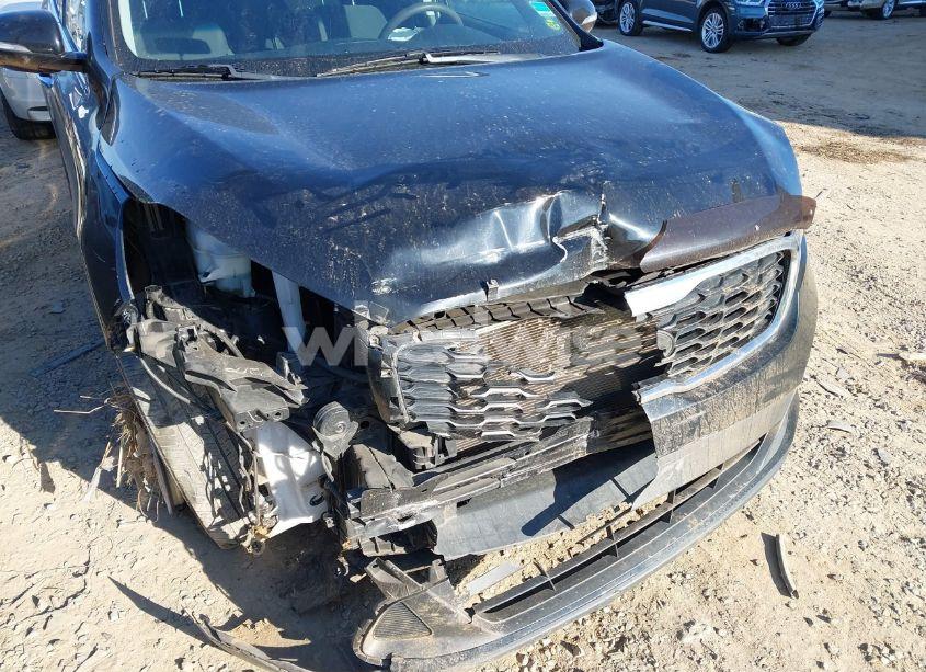Photo 6 of 2019 Kia Sorento 2.4L L (VIN 5XYPG4A31KG582052)