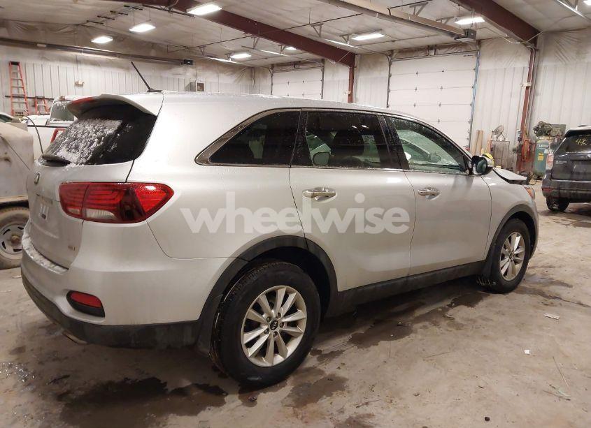Photo 4 of 2020 Kia Sorento 2.4L L (VIN 5XYPG4A31LG623295)