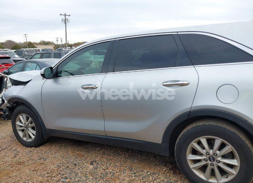 Photo 14 of 2020 Kia Sorento 2.4L L (VIN 5XYPG4A31LG646530)