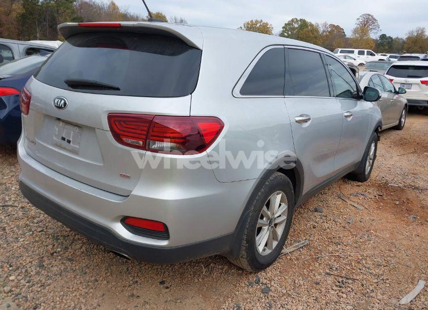 Photo 4 of 2020 Kia Sorento 2.4L L (VIN 5XYPG4A31LG646530)