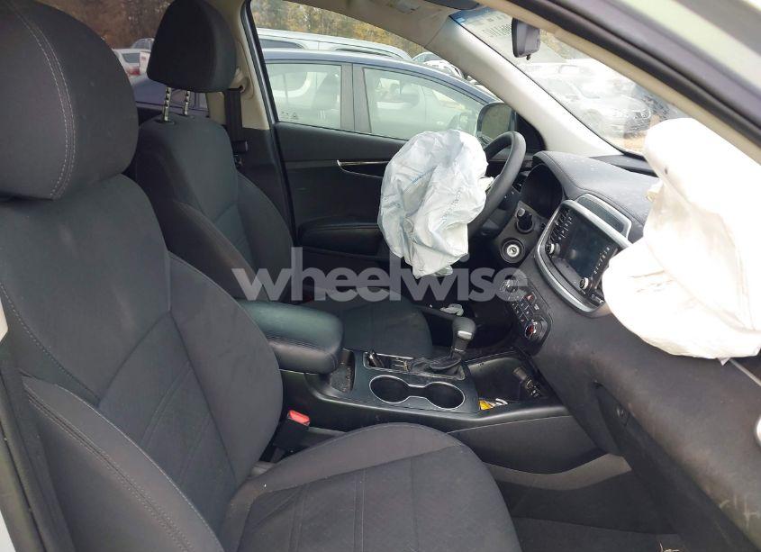 Photo 5 of 2020 Kia Sorento 2.4L L (VIN 5XYPG4A31LG646530)