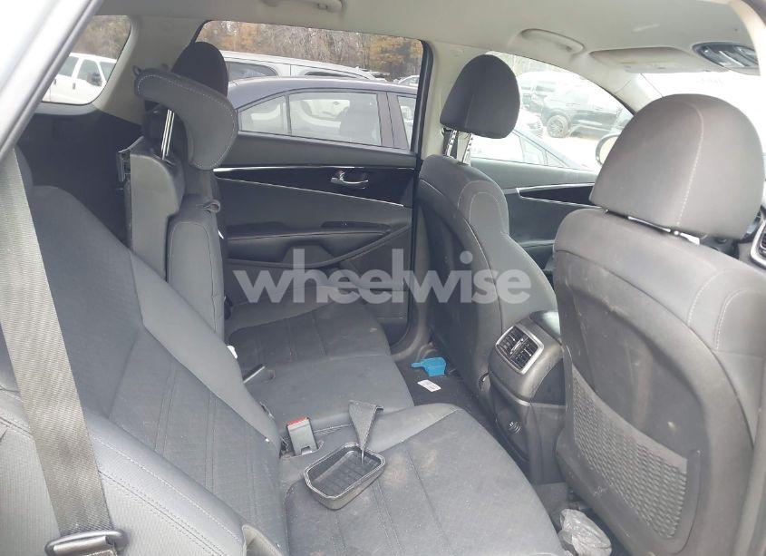 Photo 8 of 2020 Kia Sorento 2.4L L (VIN 5XYPG4A31LG646530)