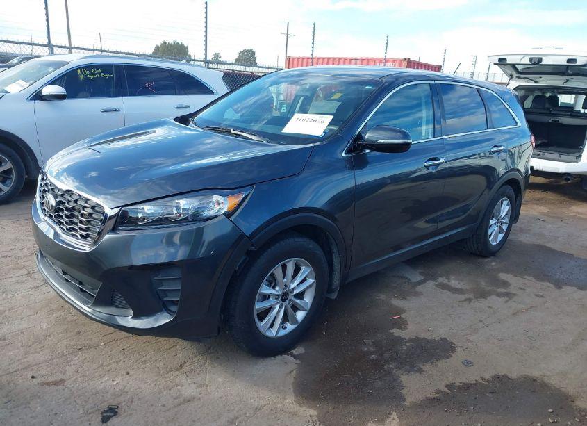 Photo 2 of 2020 Kia Sorento 2.4L LX (VIN 5XYPG4A31LG658015)