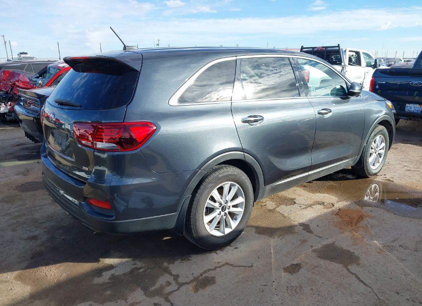 Photo 4 of 2020 Kia Sorento 2.4L LX (VIN 5XYPG4A31LG658015)