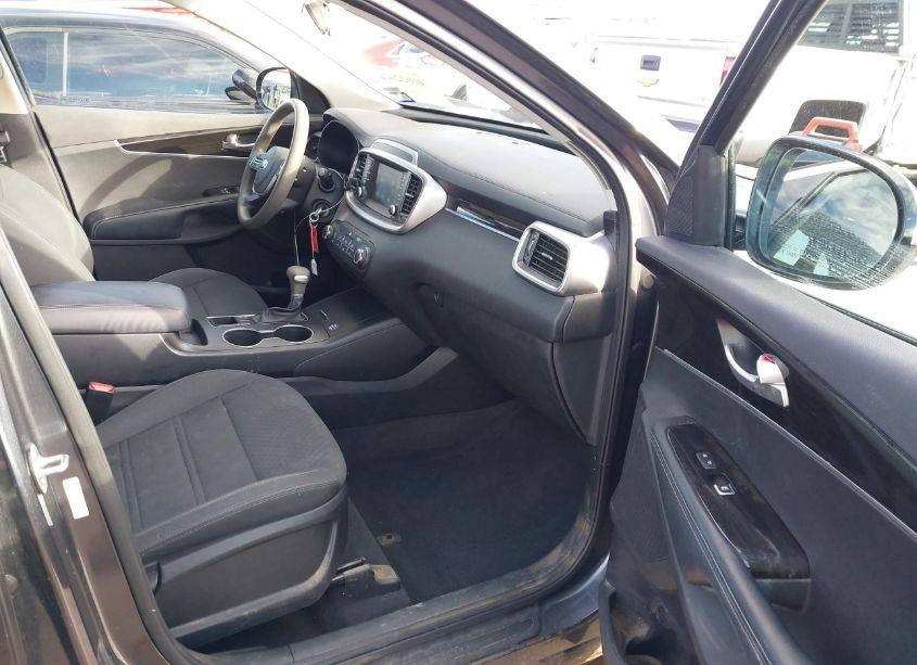 Photo 5 of 2020 Kia Sorento 2.4L LX (VIN 5XYPG4A31LG658015)