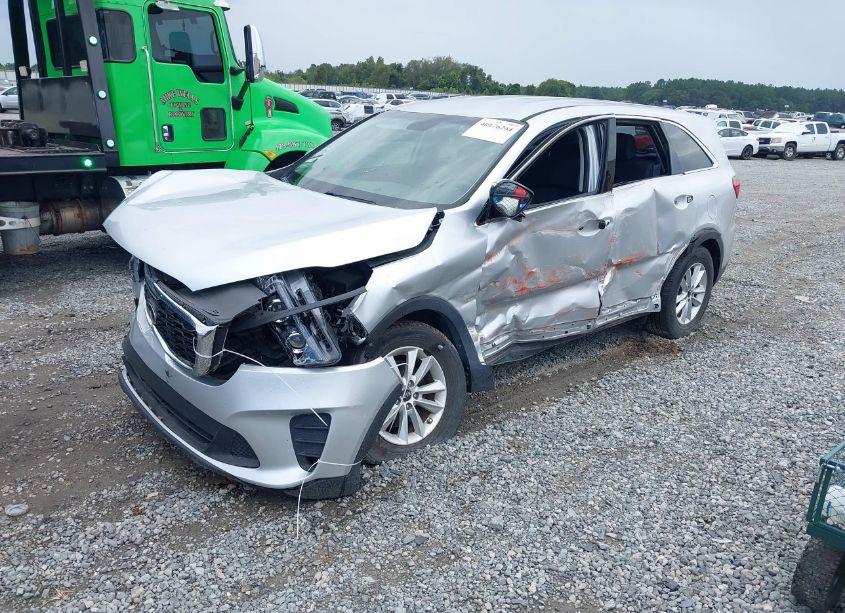 Photo 2 of 2020 Kia Sorento 2.4L LX (VIN 5XYPG4A31LG685070)