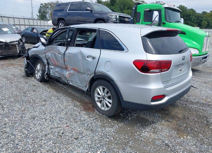 Photo 3 of 2020 Kia Sorento 2.4L LX (VIN 5XYPG4A31LG685070)