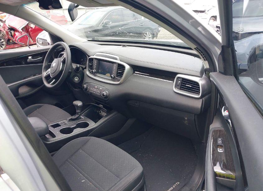 Photo 5 of 2020 Kia Sorento 2.4L LX (VIN 5XYPG4A31LG685070)