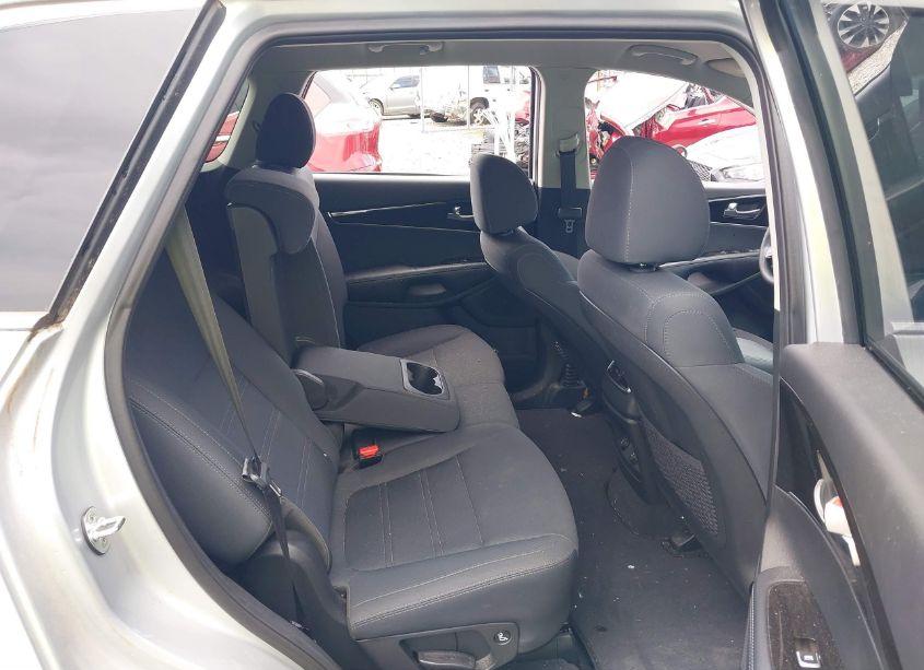 Photo 8 of 2020 Kia Sorento 2.4L LX (VIN 5XYPG4A31LG685070)