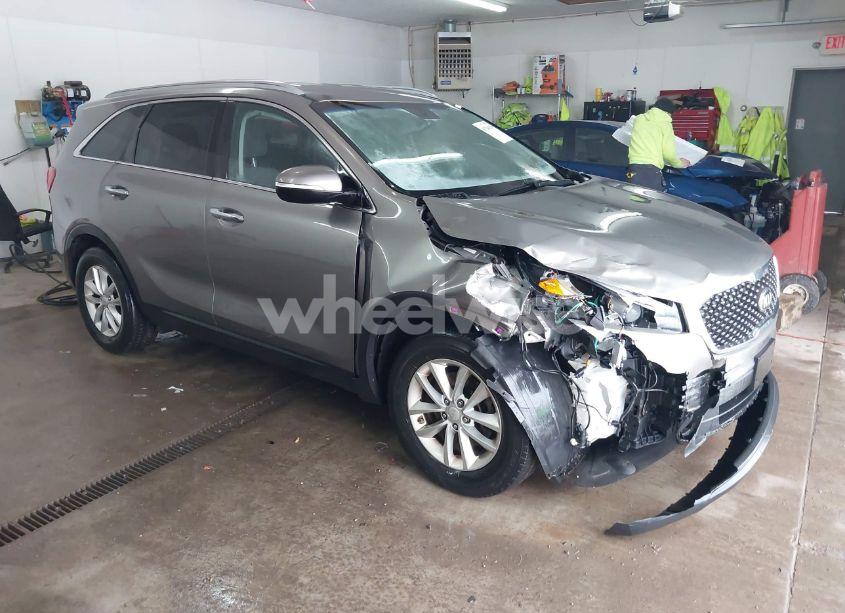 2016 Kia Sorento 2.4L LX (VIN 5XYPG4A32GG030616) main photo