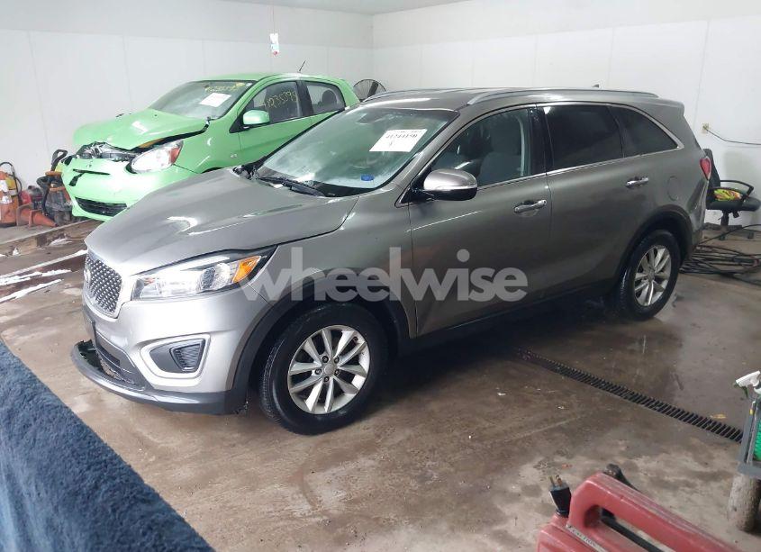 Photo 2 of 2016 Kia Sorento 2.4L LX (VIN 5XYPG4A32GG030616)