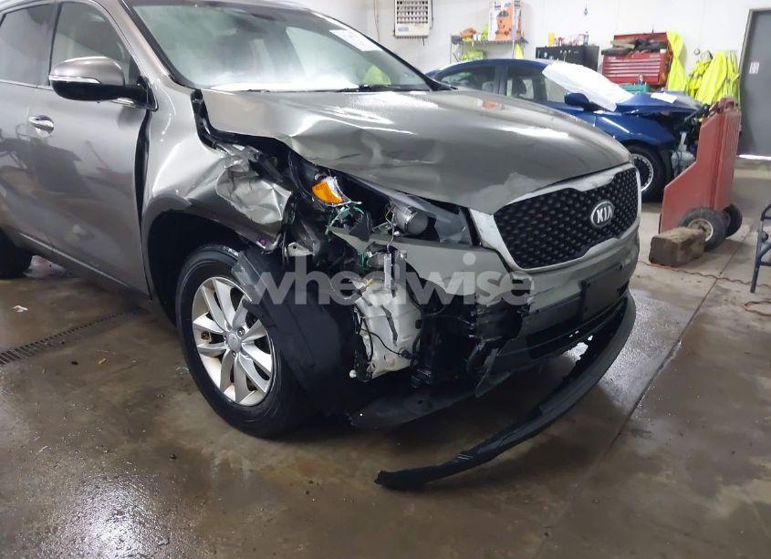 Photo 6 of 2016 Kia Sorento 2.4L LX (VIN 5XYPG4A32GG030616)