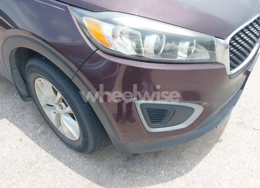 Photo 17 of 2016 Kia Sorento 2.4L LX (VIN 5XYPG4A32GG055287)