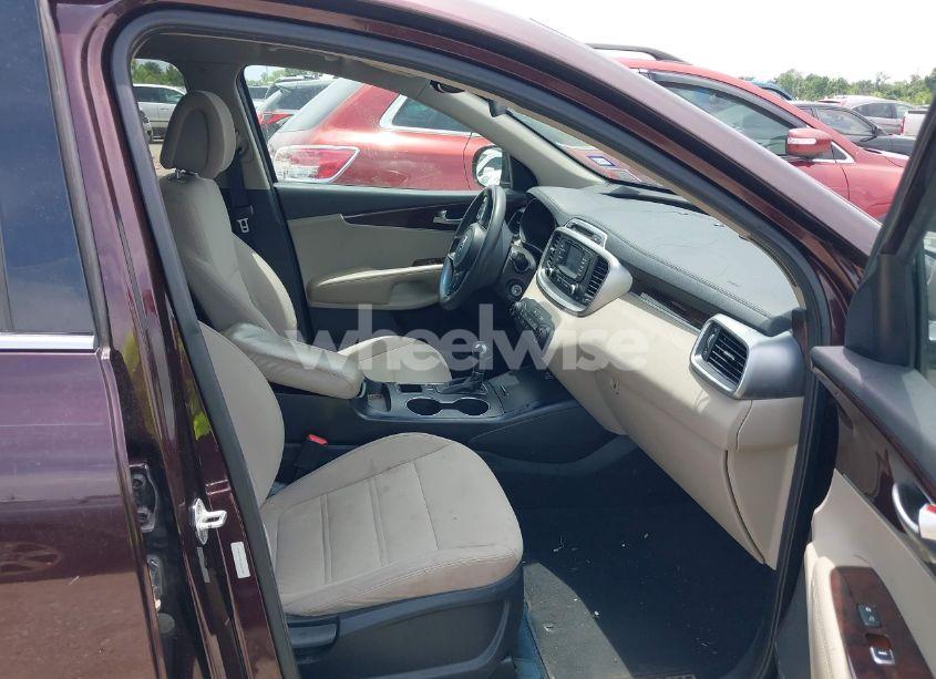 Photo 5 of 2016 Kia Sorento 2.4L LX (VIN 5XYPG4A32GG055287)