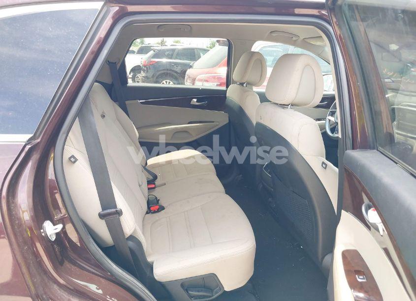 Photo 8 of 2016 Kia Sorento 2.4L LX (VIN 5XYPG4A32GG055287)