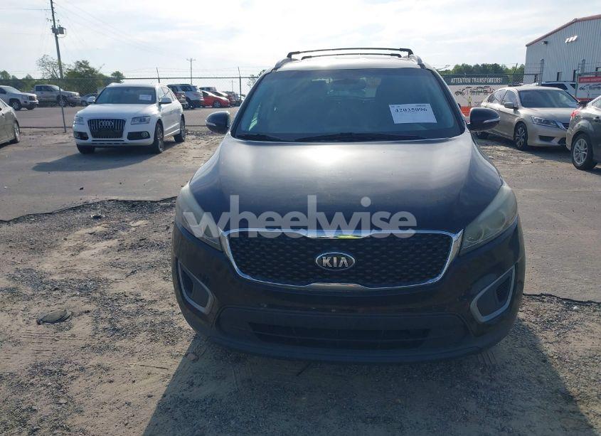 Photo 22 of 2016 Kia Sorento 2.4L LX (VIN 5XYPG4A32GG086300)