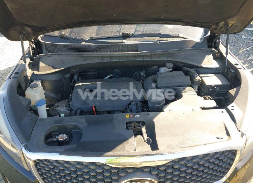 Photo 10 of 2016 Kia Sorento 2.4L L (VIN 5XYPG4A32GG114323)