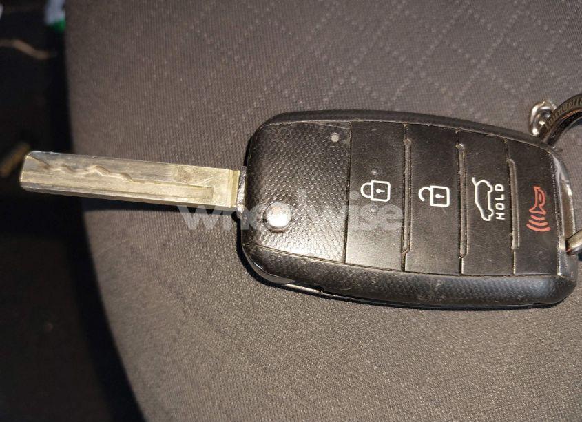 Photo 11 of 2016 Kia Sorento 2.4L L (VIN 5XYPG4A32GG114323)