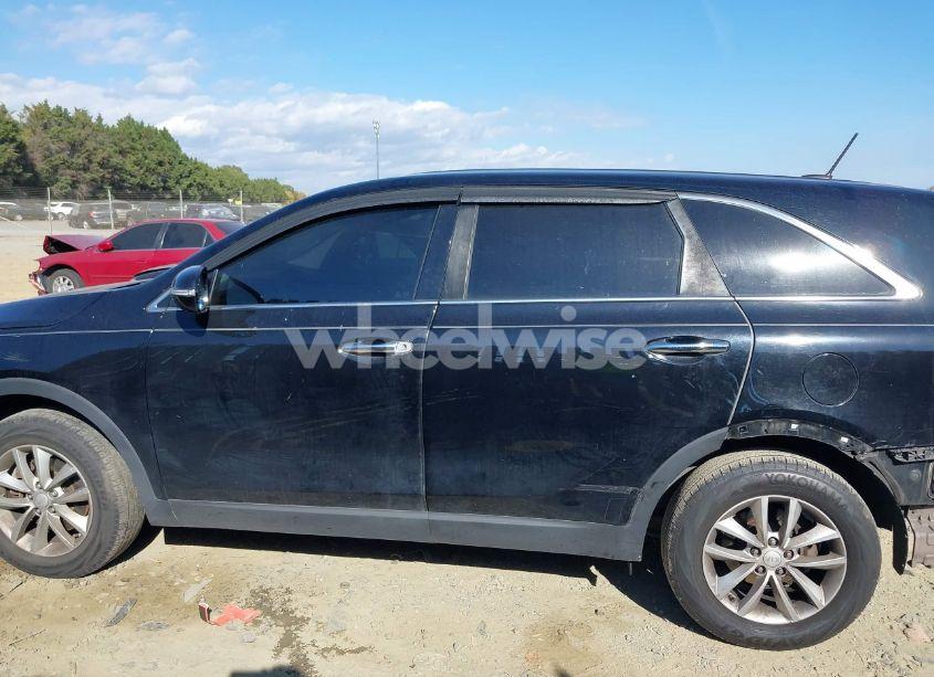Photo 14 of 2016 Kia Sorento 2.4L L (VIN 5XYPG4A32GG114323)