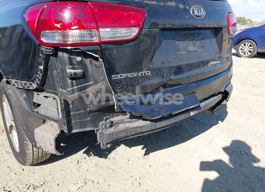 Photo 6 of 2016 Kia Sorento 2.4L L (VIN 5XYPG4A32GG114323)
