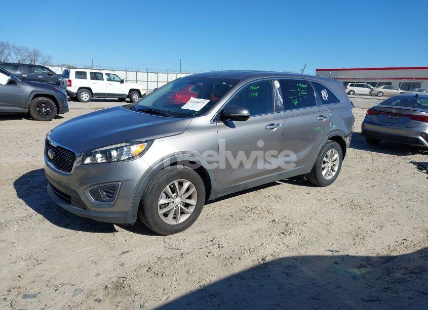 Photo 2 of 2016 Kia Sorento 2.4L L (VIN 5XYPG4A32GG115679)