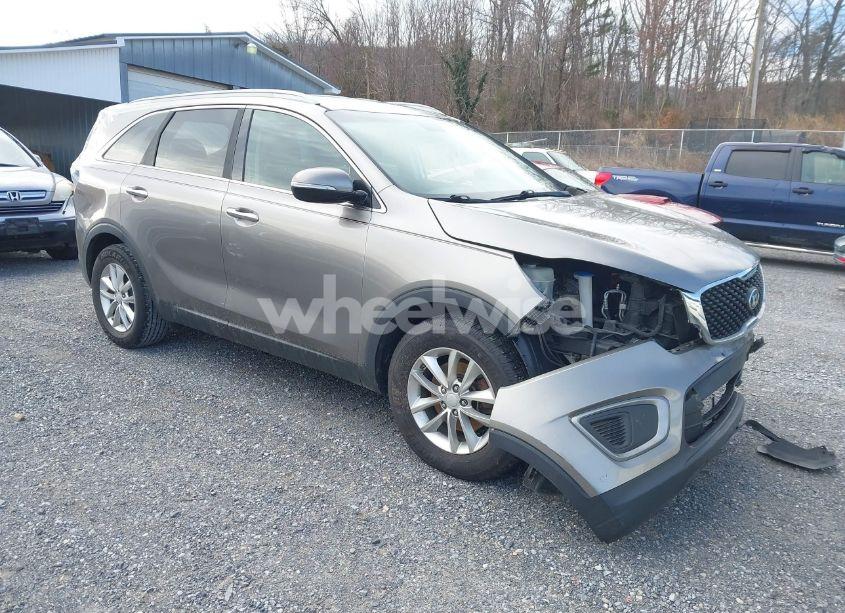 2016 Kia Sorento 2.4L LX (VIN 5XYPG4A32GG118100) main photo