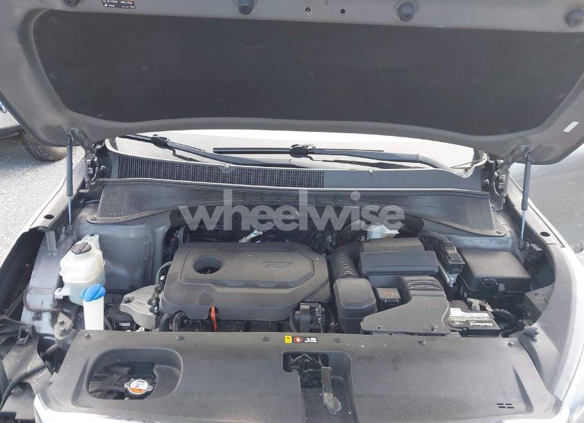 Photo 10 of 2016 Kia Sorento 2.4L LX (VIN 5XYPG4A32GG118100)