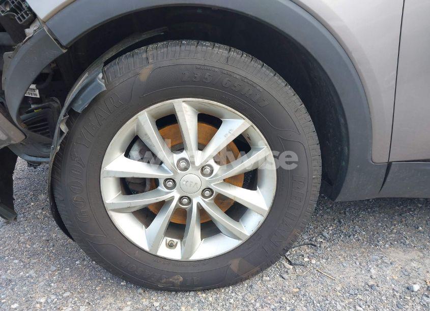 Photo 12 of 2016 Kia Sorento 2.4L LX (VIN 5XYPG4A32GG118100)