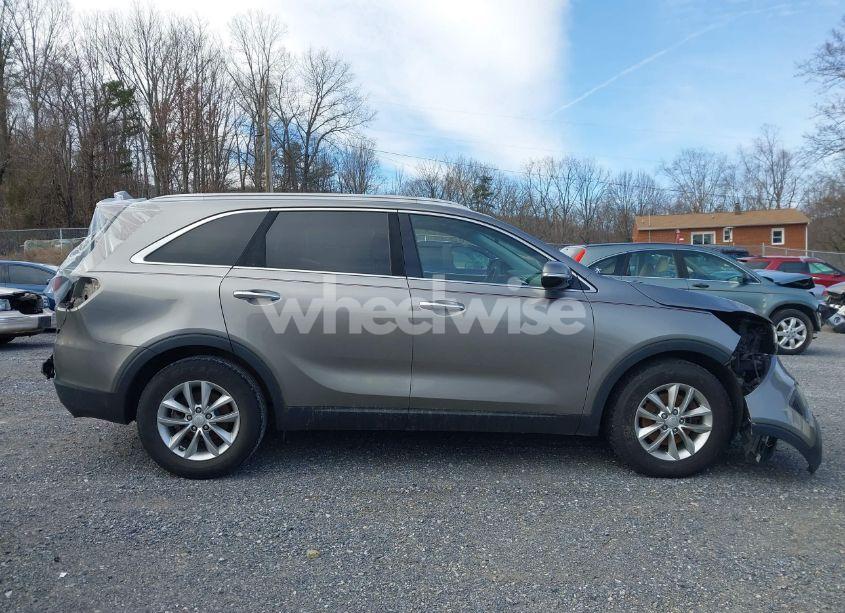 Photo 14 of 2016 Kia Sorento 2.4L LX (VIN 5XYPG4A32GG118100)
