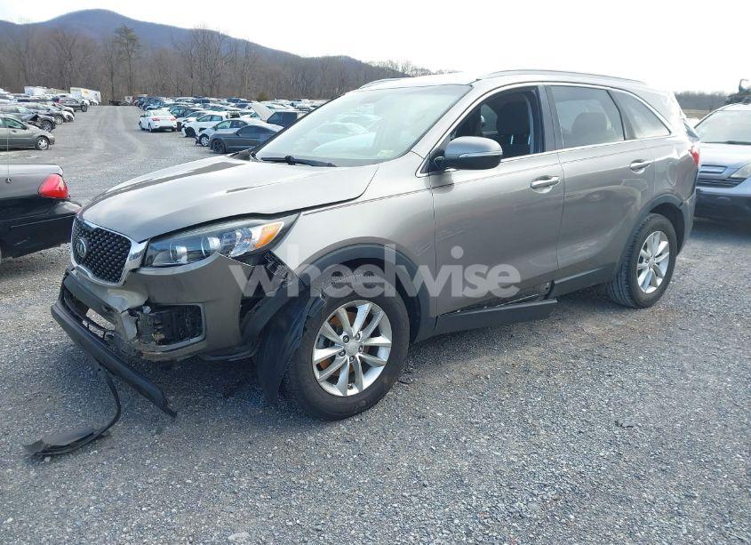 Photo 2 of 2016 Kia Sorento 2.4L LX (VIN 5XYPG4A32GG118100)