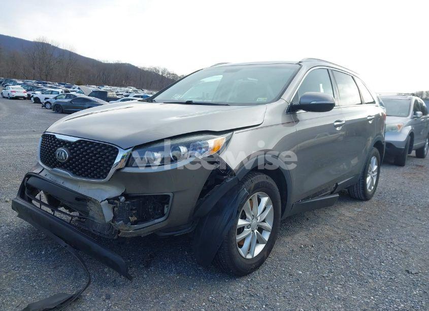 Photo 6 of 2016 Kia Sorento 2.4L LX (VIN 5XYPG4A32GG118100)