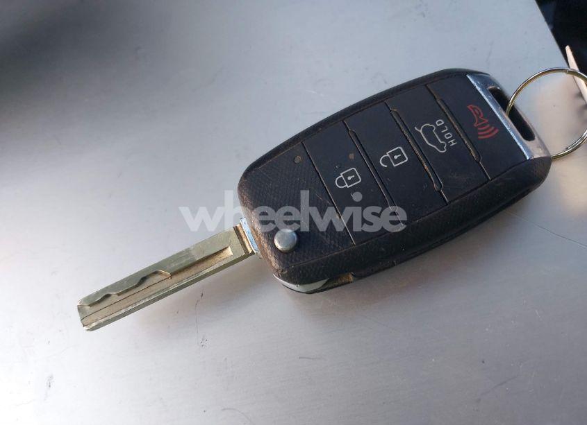 Photo 11 of 2016 Kia Sorento 2.4L LX (VIN 5XYPG4A32GG119134)