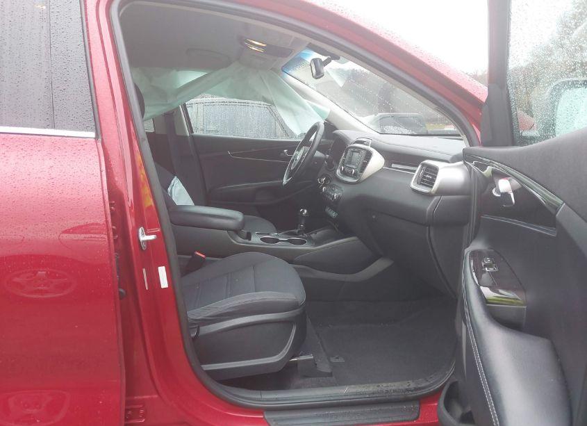 Photo 5 of 2016 Kia Sorento 2.4L LX (VIN 5XYPG4A32GG181777)