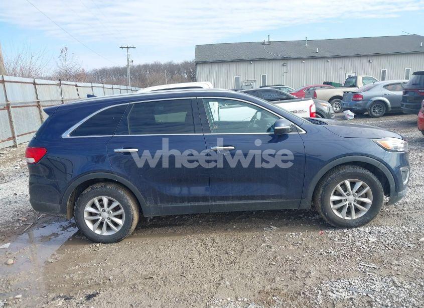 Photo 13 of 2016 Kia Sorento 2.4L LX (VIN 5XYPG4A32GG185733)
