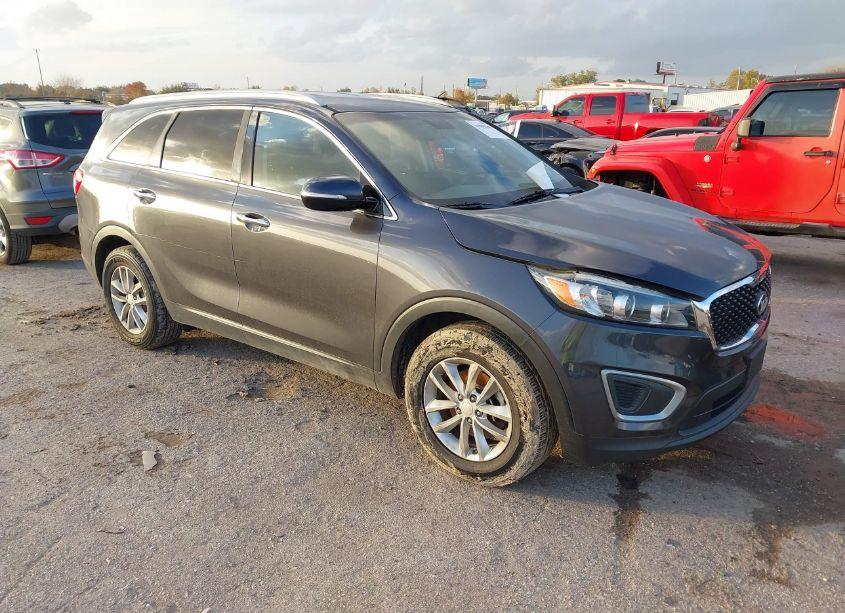 2017 Kia Sorento 2.4L LX (VIN 5XYPG4A32HG220451) main photo