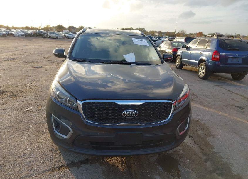 Photo 12 of 2017 Kia Sorento 2.4L LX (VIN 5XYPG4A32HG220451)