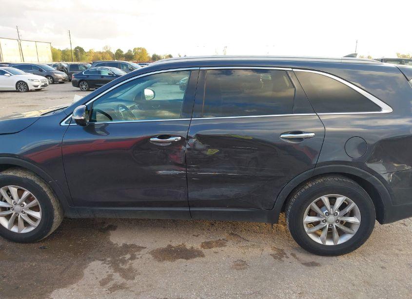 Photo 14 of 2017 Kia Sorento 2.4L LX (VIN 5XYPG4A32HG220451)