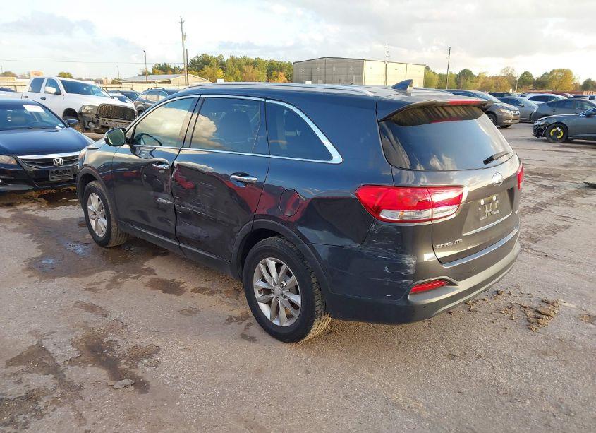 Photo 3 of 2017 Kia Sorento 2.4L LX (VIN 5XYPG4A32HG220451)