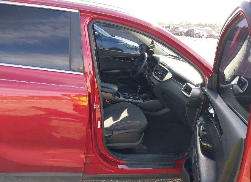 Photo 5 of 2017 Kia Sorento 2.4L LX (VIN 5XYPG4A32HG241736)