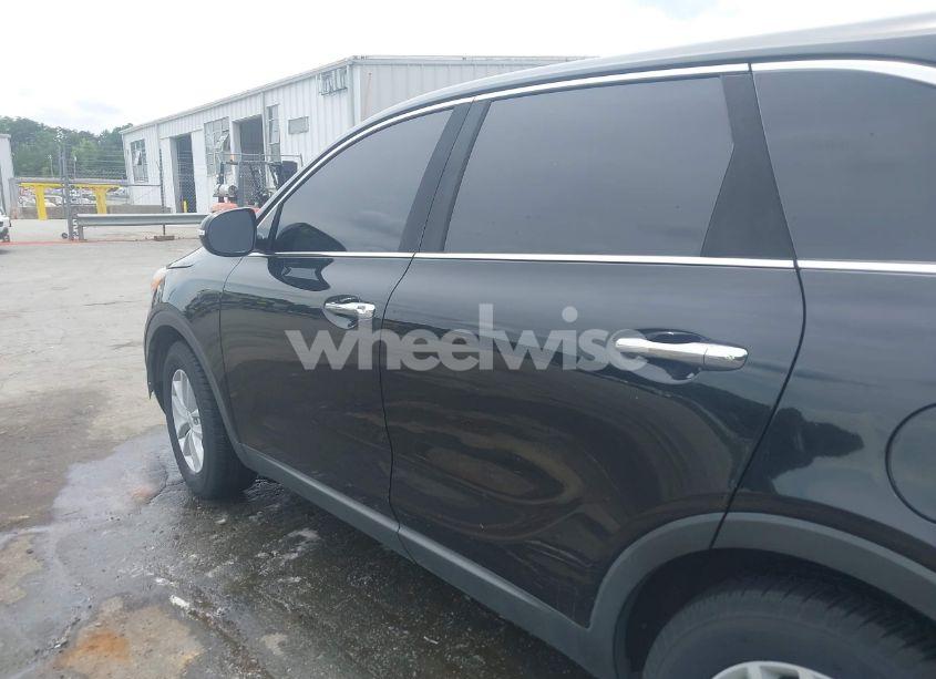 Photo 14 of 2017 Kia Sorento 2.4L L (VIN 5XYPG4A32HG265440)