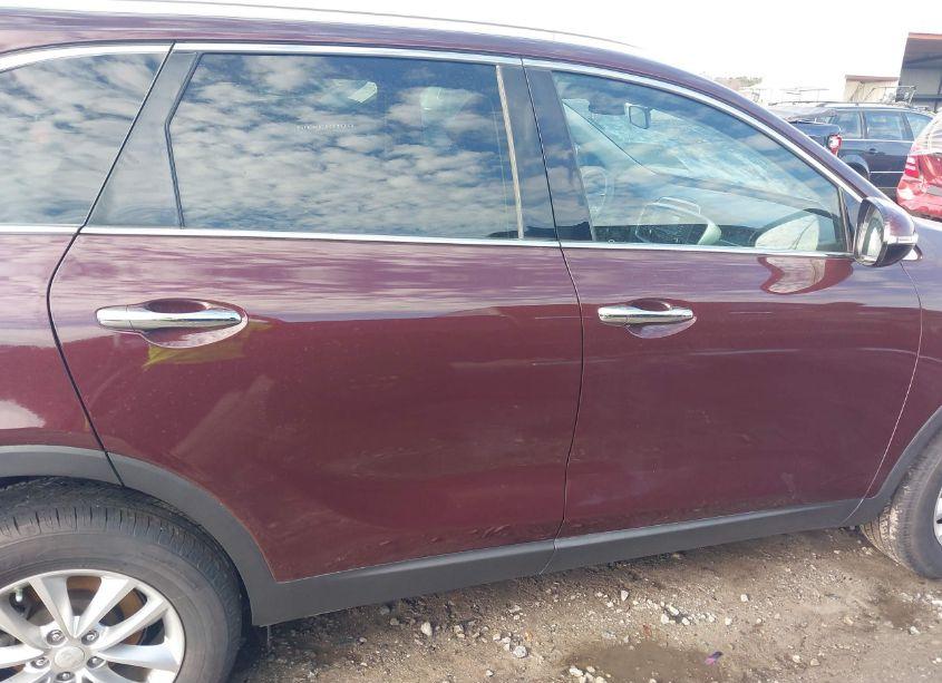 Photo 13 of 2017 Kia Sorento 2.4L LX (VIN 5XYPG4A32HG265745)