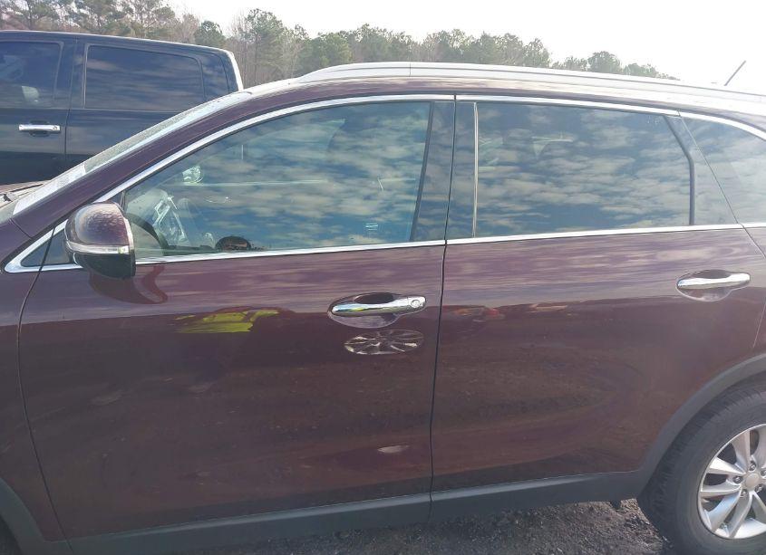 Photo 14 of 2017 Kia Sorento 2.4L LX (VIN 5XYPG4A32HG265745)