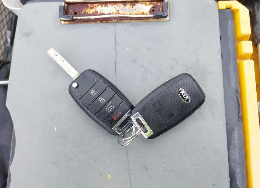 Photo 11 of 2017 Kia Sorento 2.4L L (VIN 5XYPG4A32HG279791)