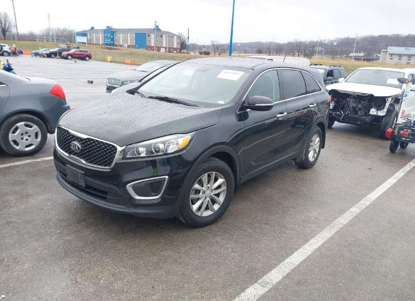 Photo 2 of 2017 Kia Sorento 2.4L L (VIN 5XYPG4A32HG279791)