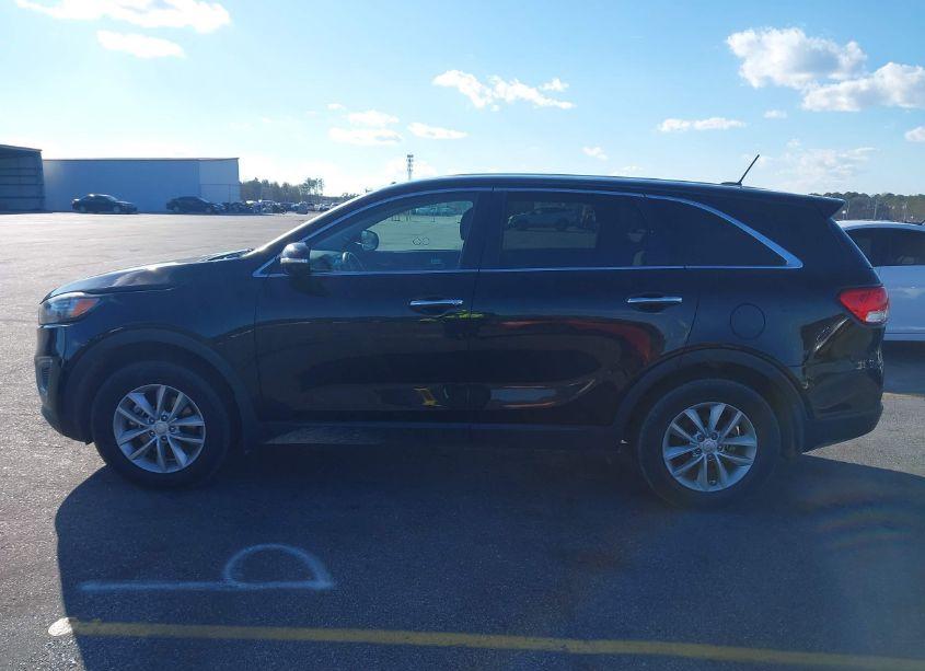 Photo 14 of 2017 Kia Sorento 2.4L L (VIN 5XYPG4A32HG283243)