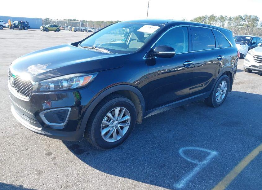 Photo 2 of 2017 Kia Sorento 2.4L L (VIN 5XYPG4A32HG283243)