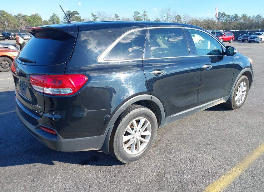 Photo 4 of 2017 Kia Sorento 2.4L L (VIN 5XYPG4A32HG283243)