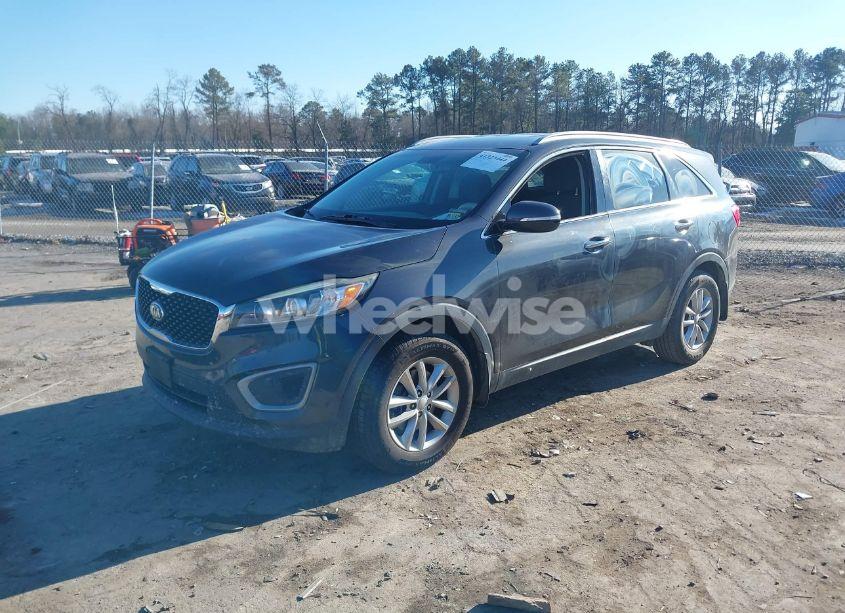 Photo 2 of 2017 Kia Sorento 2.4L LX (VIN 5XYPG4A32HG284408)