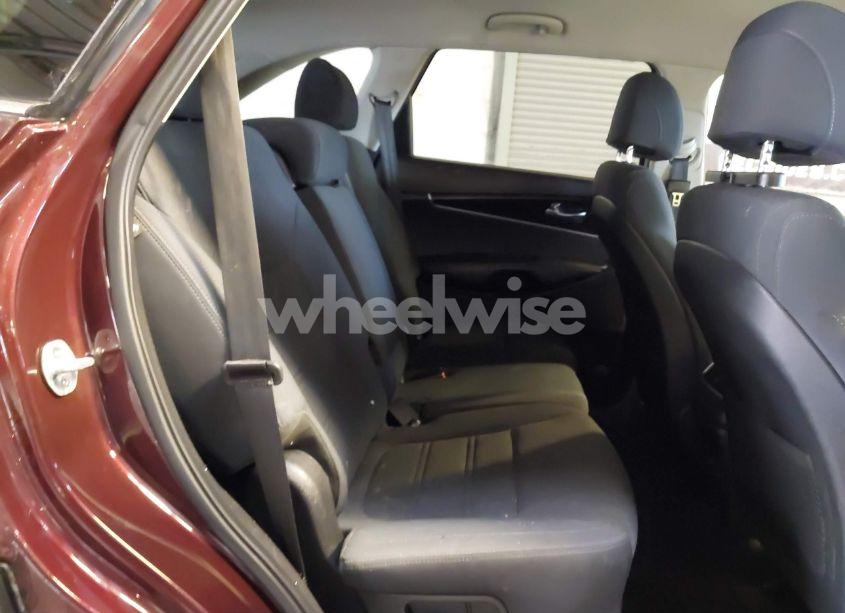 Photo 8 of 2017 Kia Sorento 2.4L LX (VIN 5XYPG4A32HG287342)