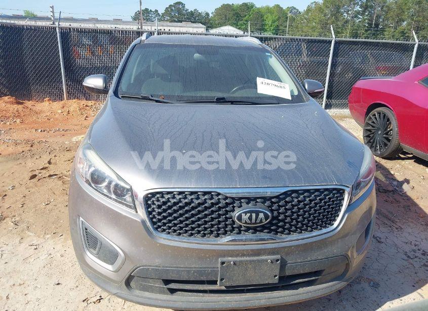 Photo 12 of 2017 Kia Sorento 2.4L LX (VIN 5XYPG4A32HG294131)